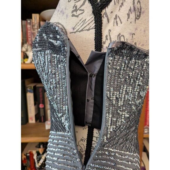 Basix Black Label Women's Size 4 Silver Sequin 100% Silk Knee mini Dress - Picture 4 of 10